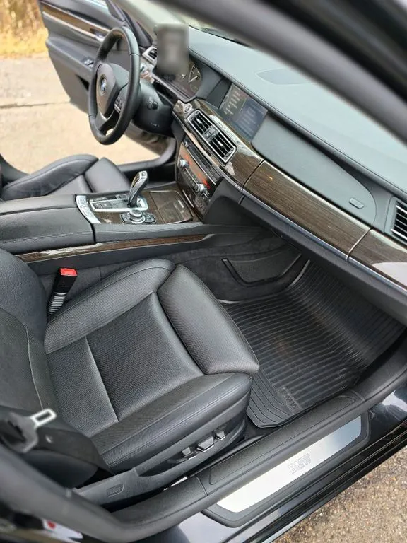 BMW 740
