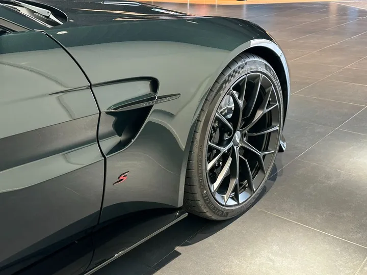 Aston Martin V8 Vantage