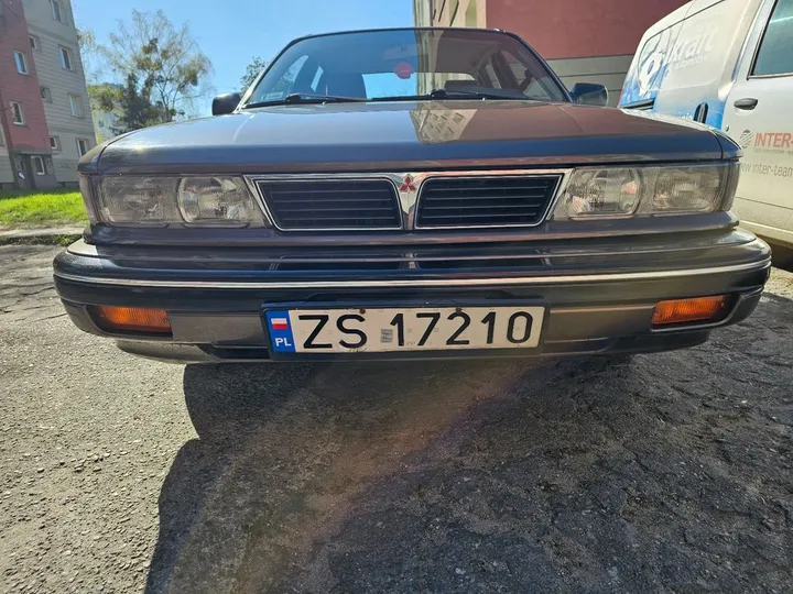 Mitsubishi Galant