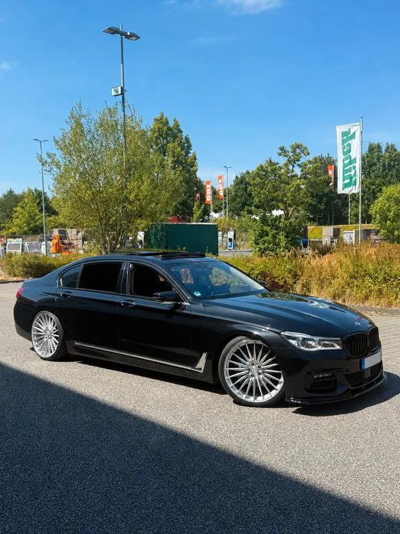 BMW 750
