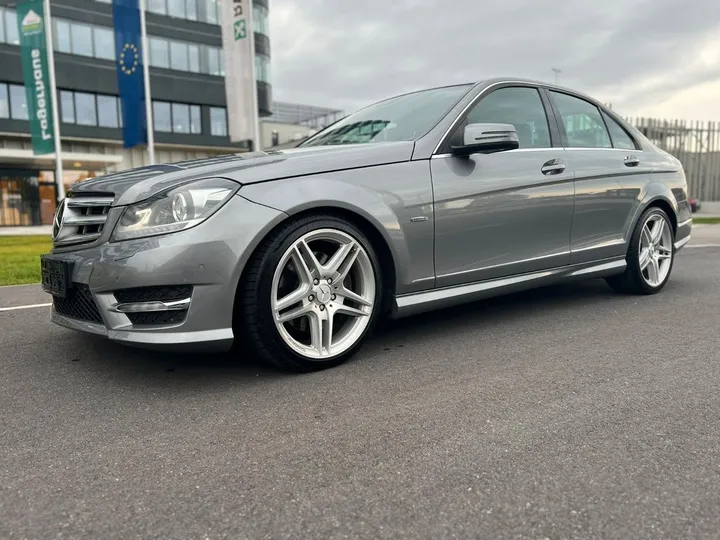 Mercedes-Benz C 300