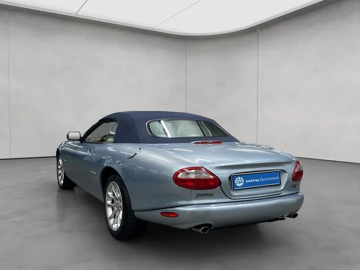 Jaguar XK8