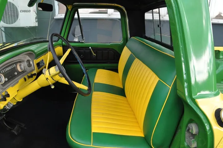 Ford F 100