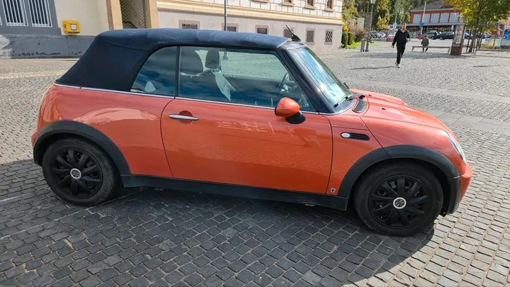 MINI Cooper Cabrio