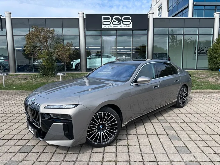 BMW 740