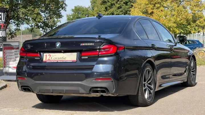 BMW M550
