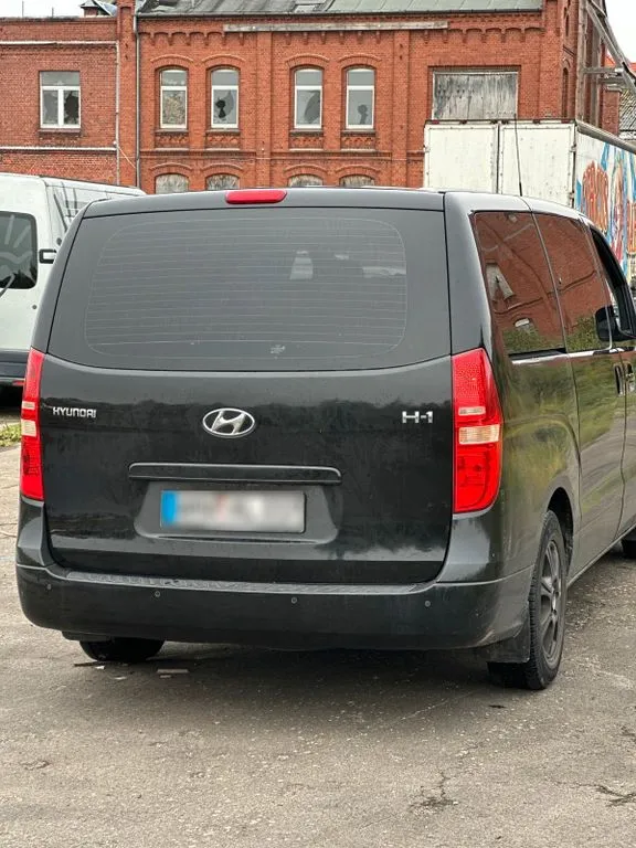 Hyundai H-1 Starex