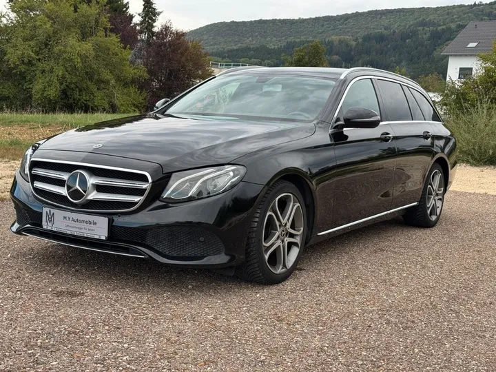 Mercedes-Benz E 220
