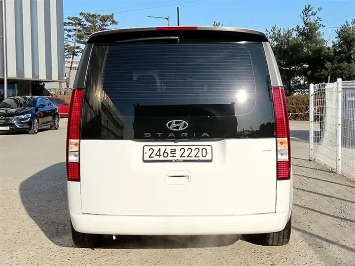 Hyundai Staria