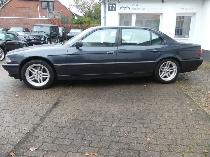 BMW 750
