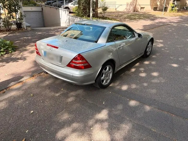 Mercedes-Benz SLK 200