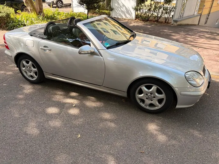Mercedes-Benz SLK 200