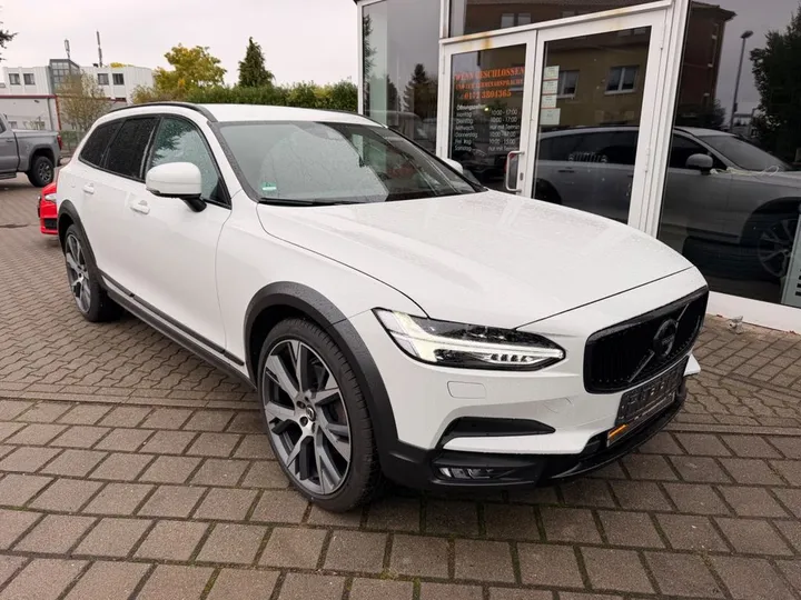 Volvo V90 Cross Country