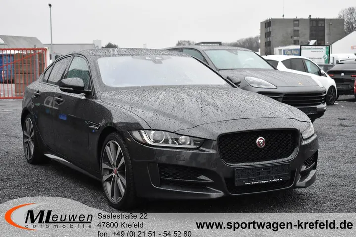 Jaguar XE