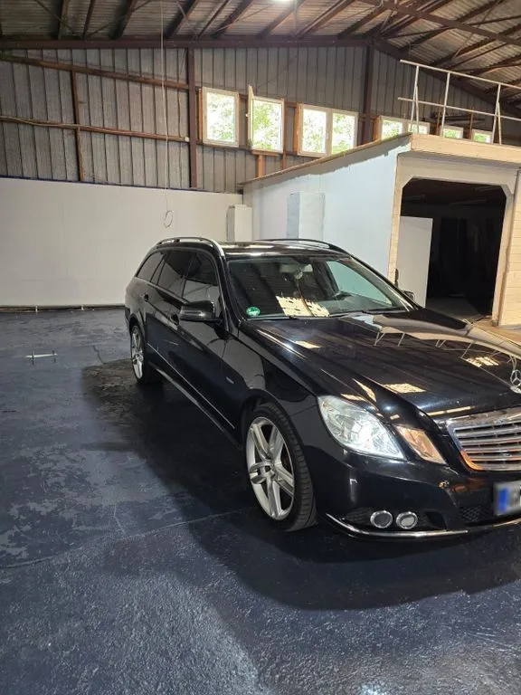 Mercedes-Benz E 220