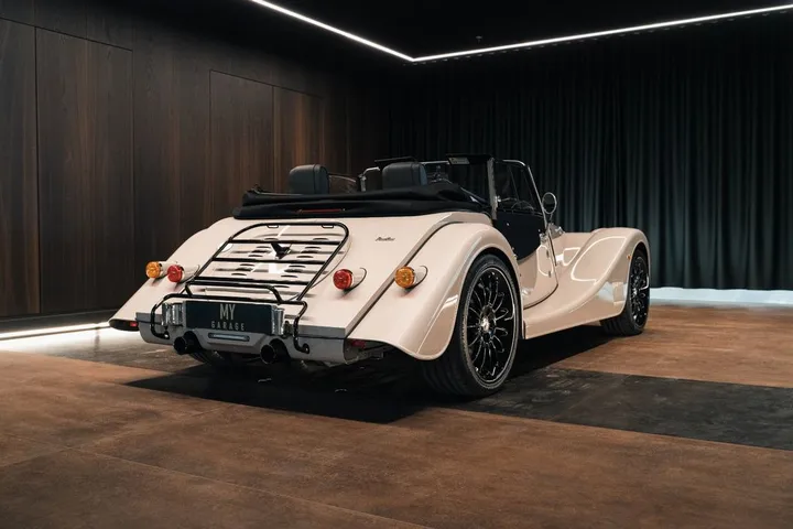 Morgan Plus 6