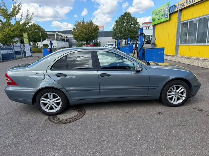Mercedes-Benz 200