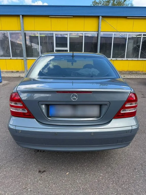 Mercedes-Benz 200