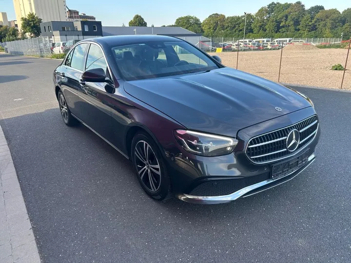 Mercedes-Benz E 220