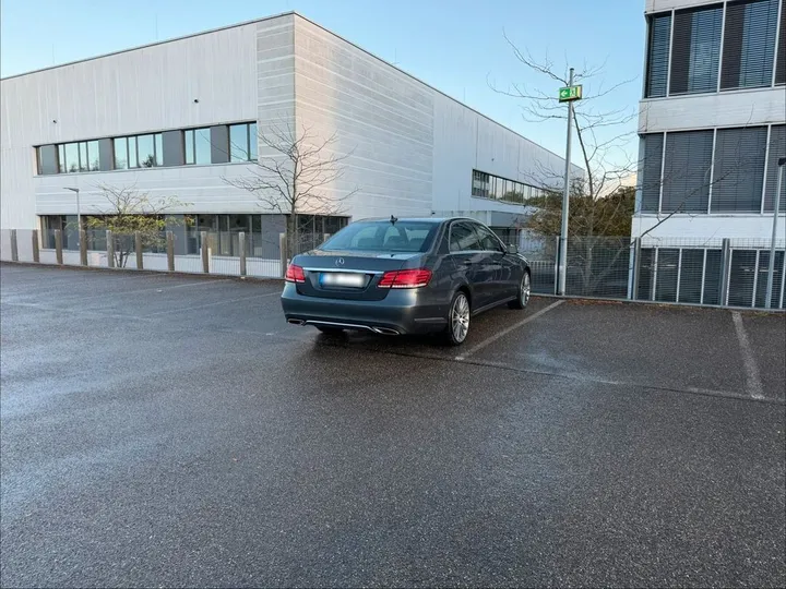 Mercedes-Benz E 200