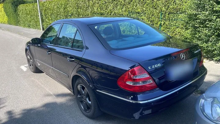 Mercedes-Benz E 200