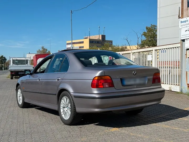 BMW 520