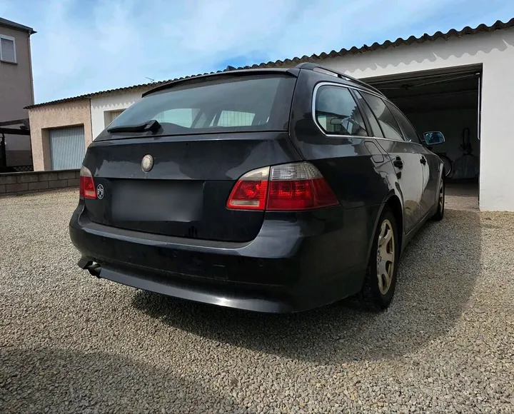 BMW 523