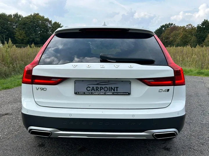 Volvo V90 Cross Country