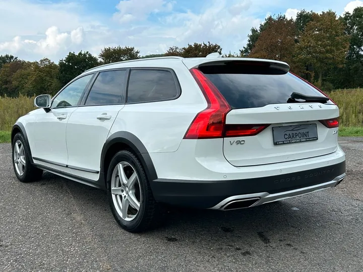 Volvo V90 Cross Country