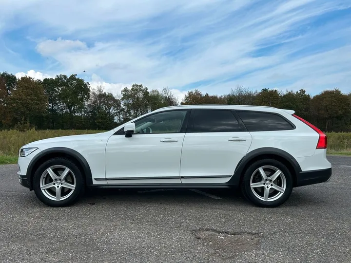Volvo V90 Cross Country