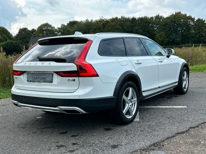 Volvo V90 Cross Country