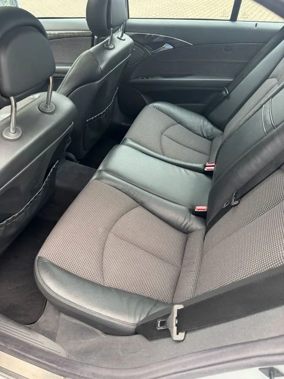 Mercedes-Benz E 320