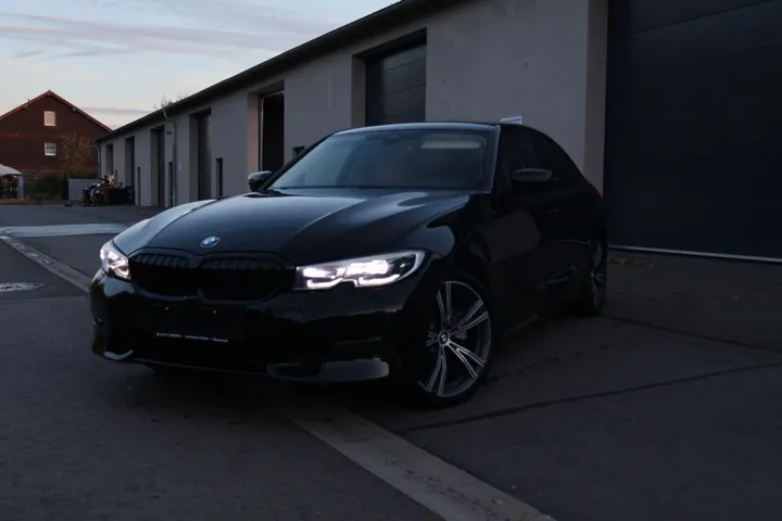 BMW 330