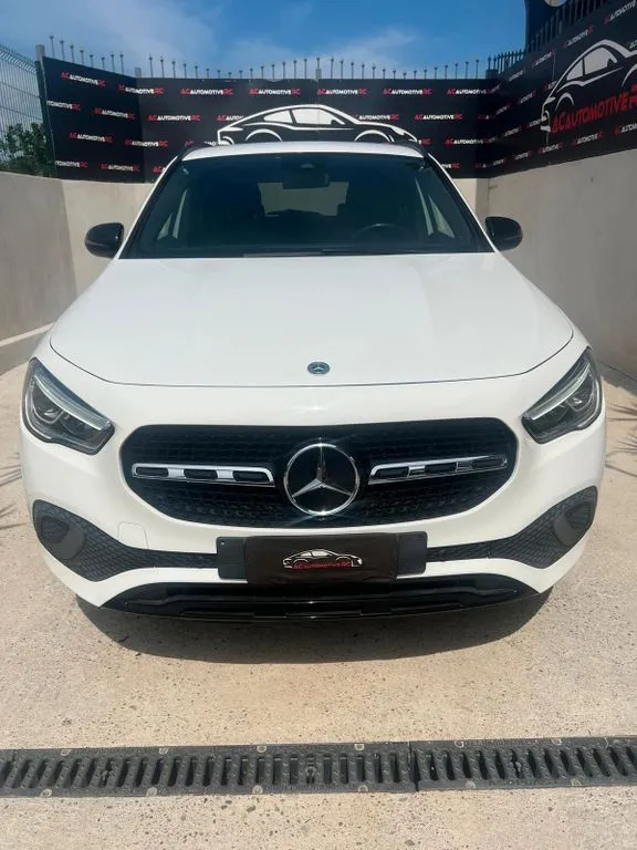 Mercedes-Benz GLA 200