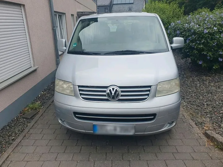 Volkswagen T5 Caravelle