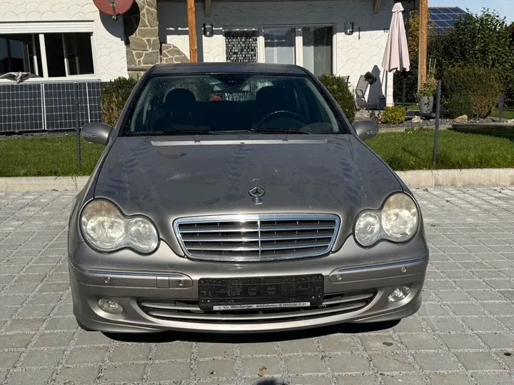 Mercedes-Benz C 240