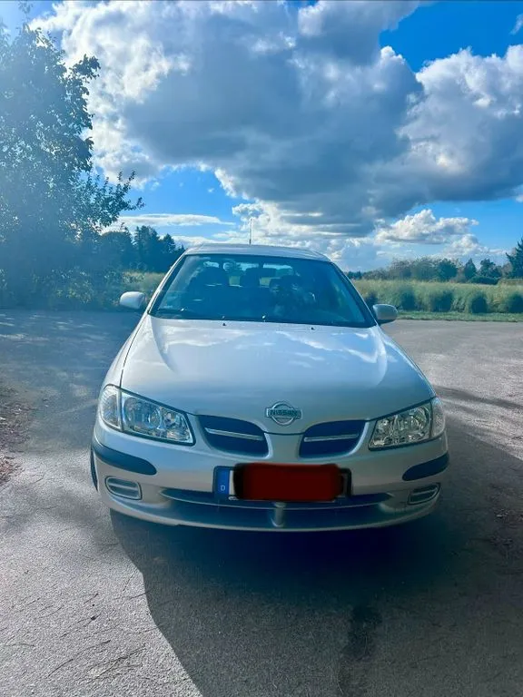 Nissan Almera