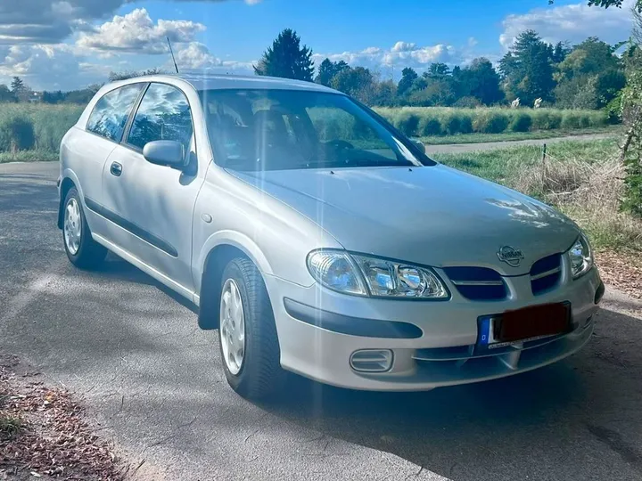 Nissan Almera