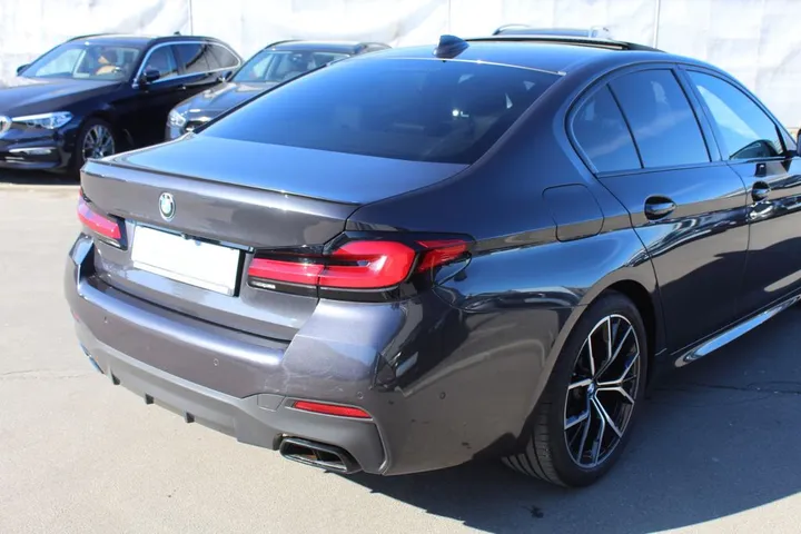 BMW M550