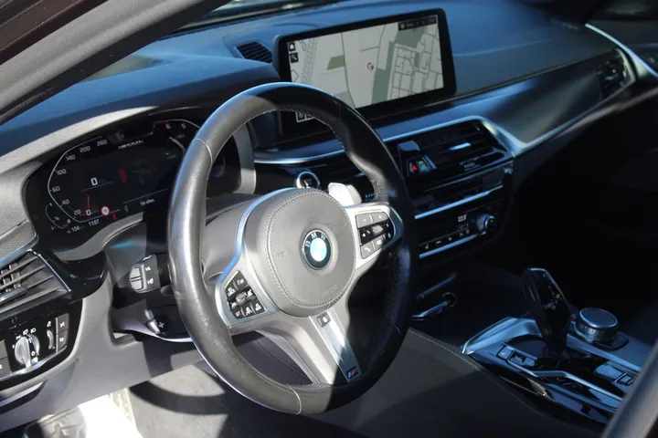 BMW M550
