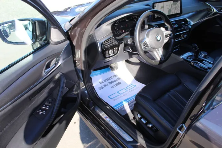 BMW M550