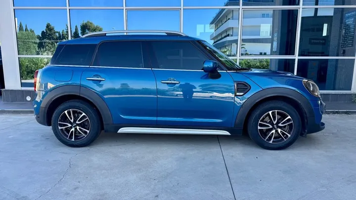 MINI One D Countryman