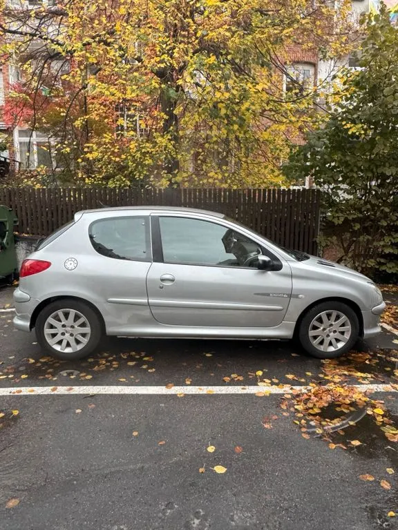 Peugeot 206