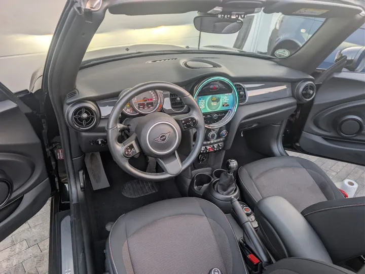 MINI Cooper Cabrio