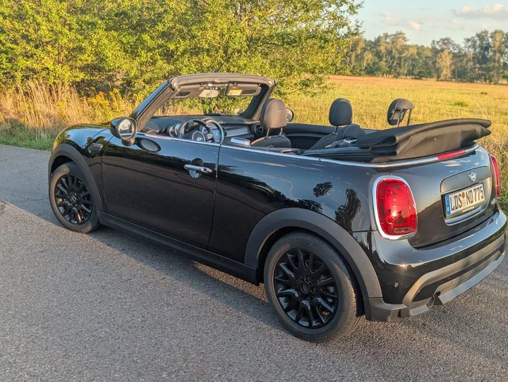 MINI Cooper Cabrio
