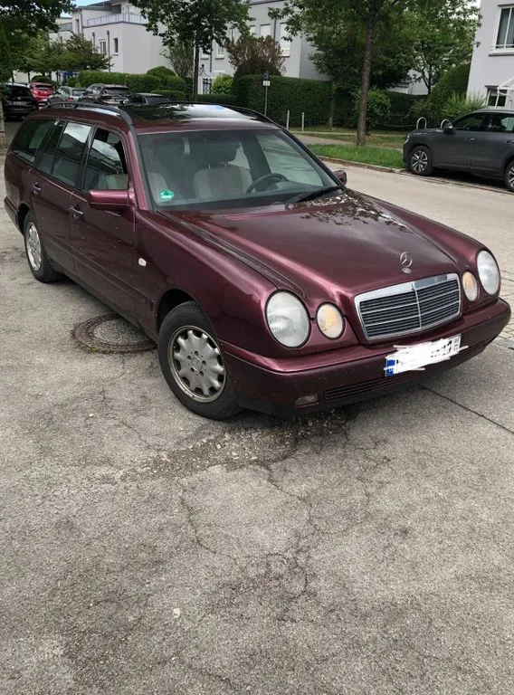 Mercedes-Benz E 230