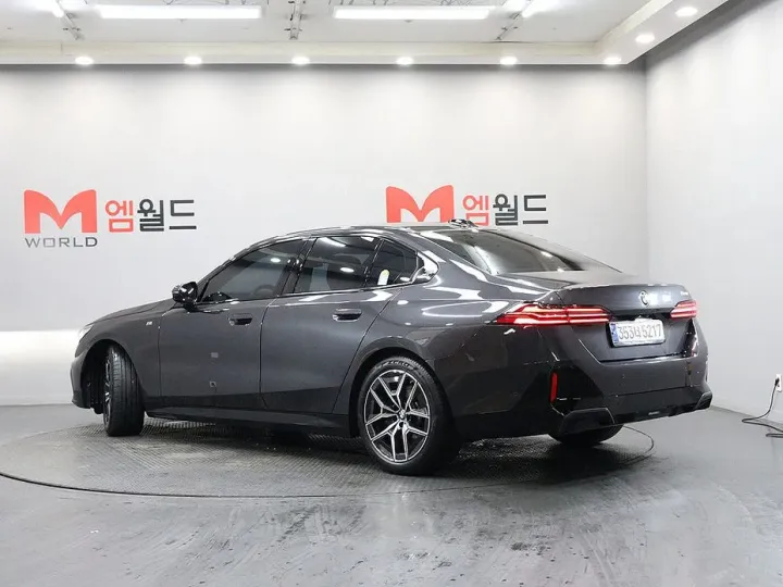 BMW 5-Series