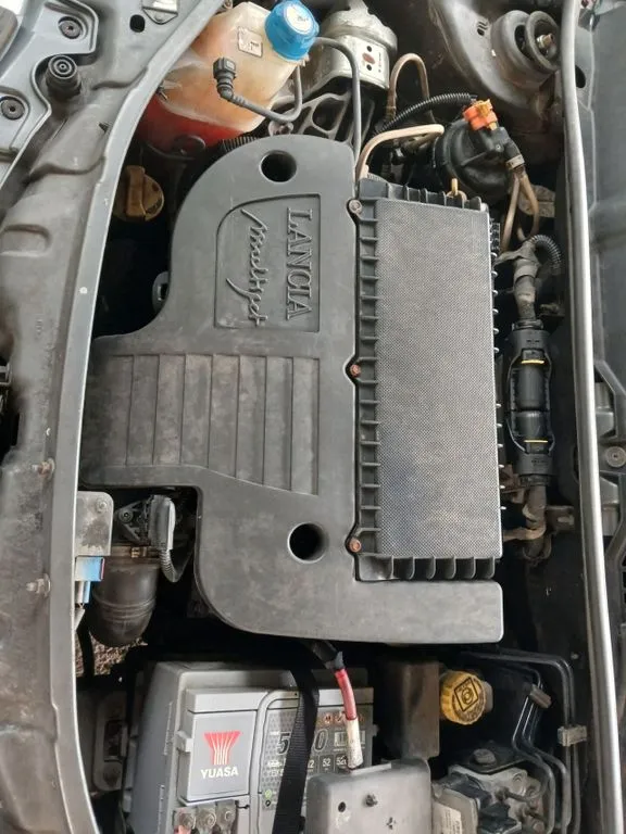 Lancia Ypsilon