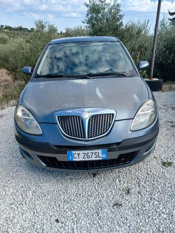 Lancia Ypsilon