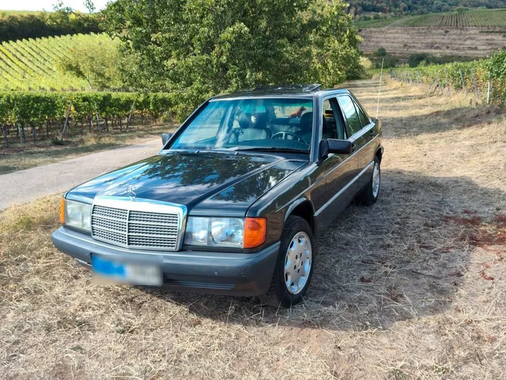Mercedes-Benz 190